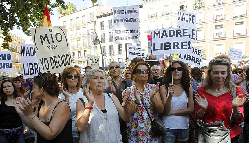 PLATAFORMA MUJERES RECLAMA ABORTO LIBRE